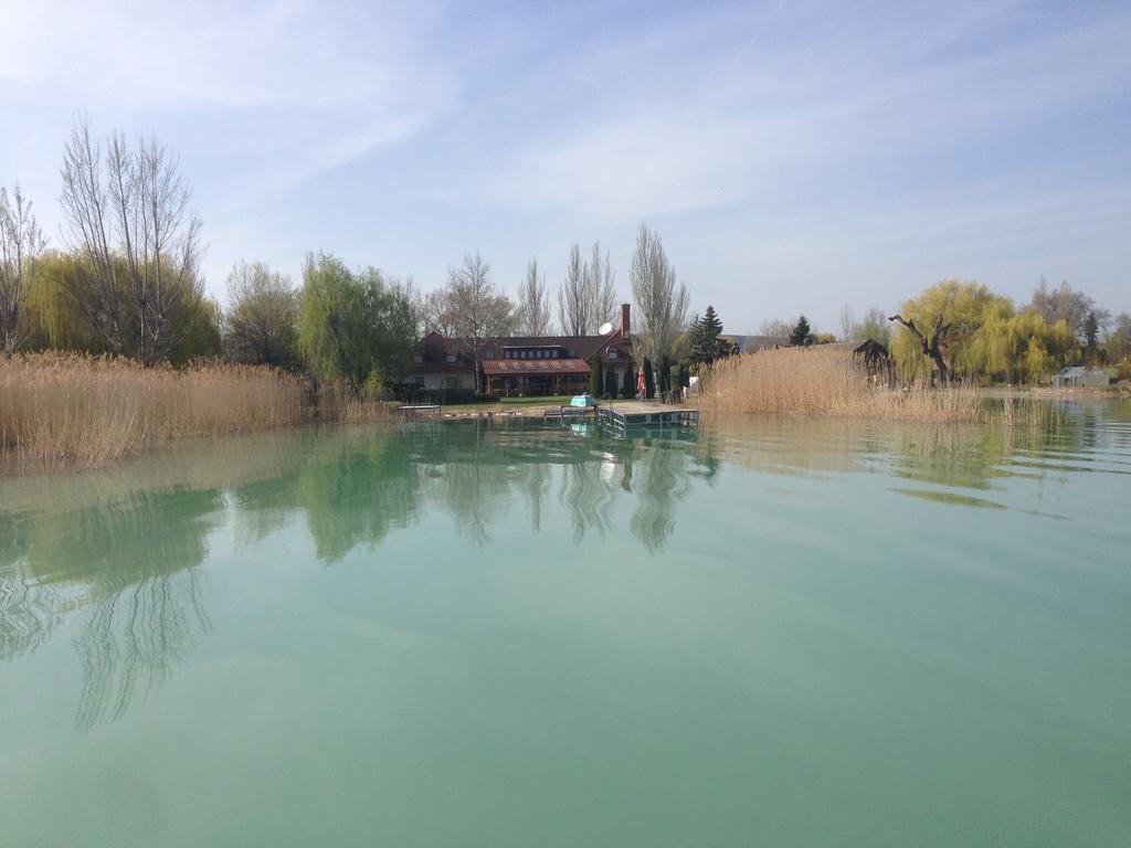 Hotel Monopoly Balatonalmadi Exterior photo