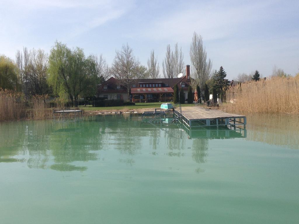 Hotel Monopoly Balatonalmadi Exterior photo